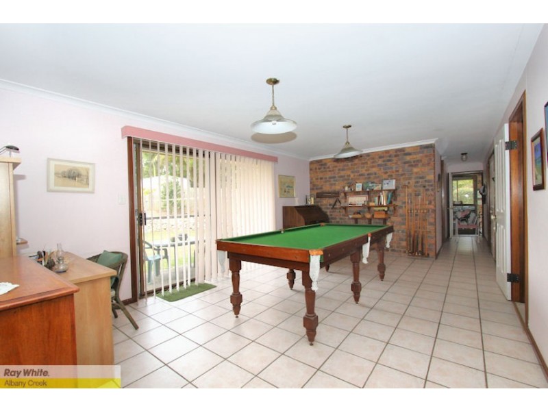 15 Saraband Dr, Eatons Hill QLD 4037