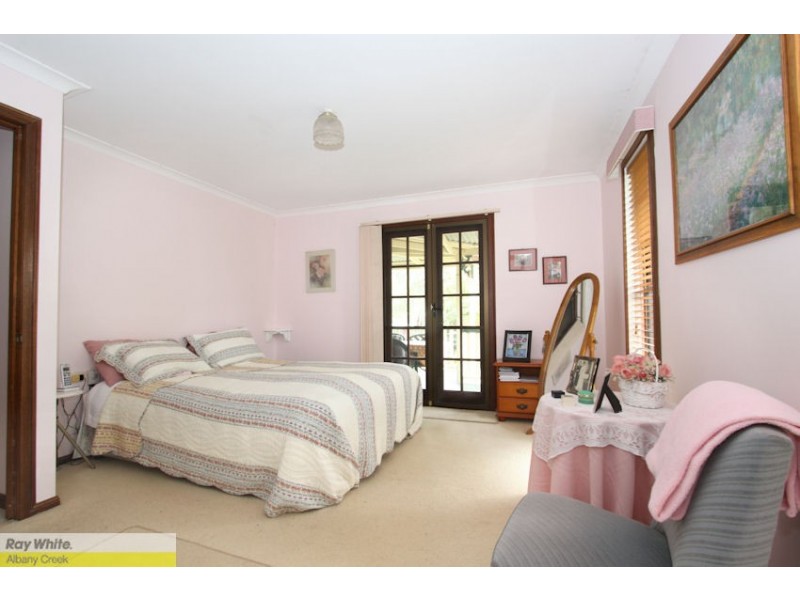 15 Saraband Dr, Eatons Hill QLD 4037