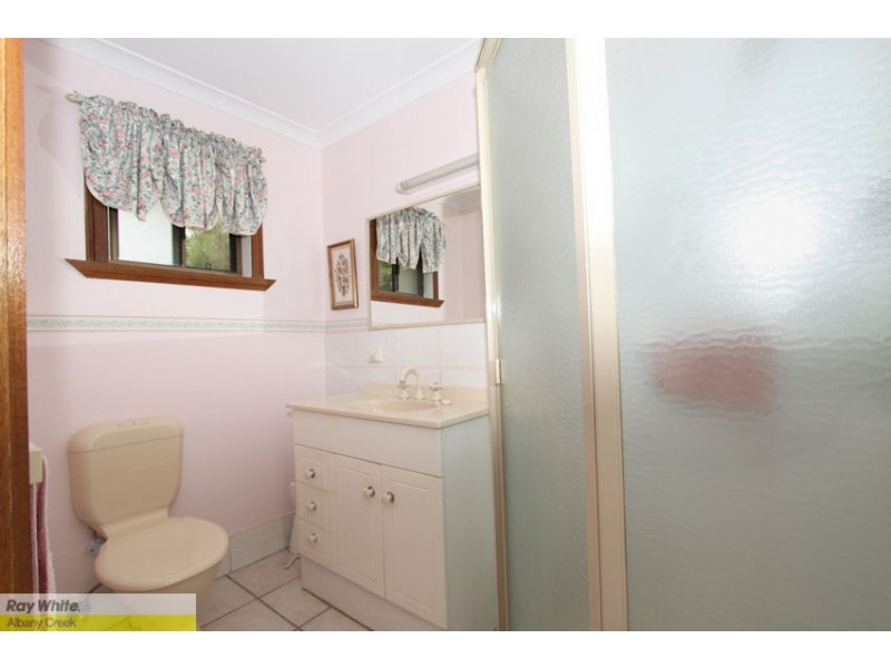 15 Saraband Dr, Eatons Hill QLD 4037