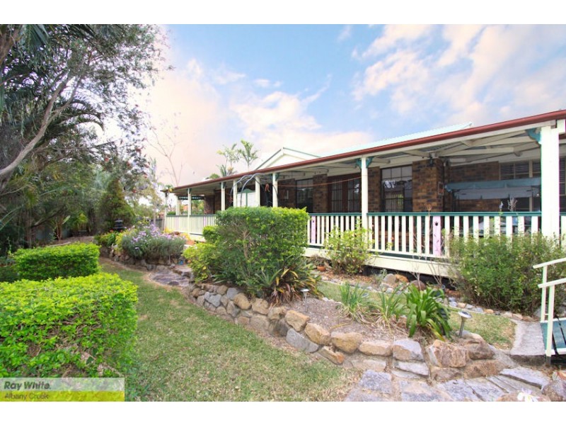 15 Saraband Dr, Eatons Hill QLD 4037
