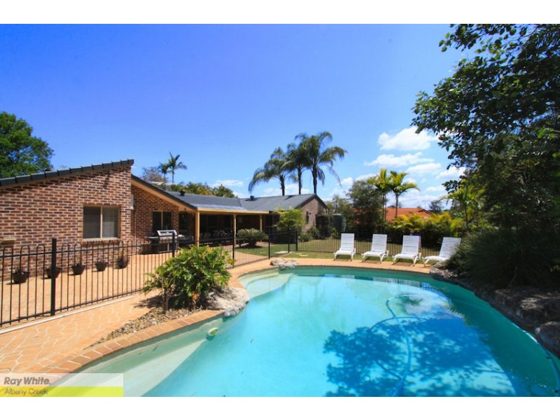 13 St Georges Ct, Albany Creek QLD 4035