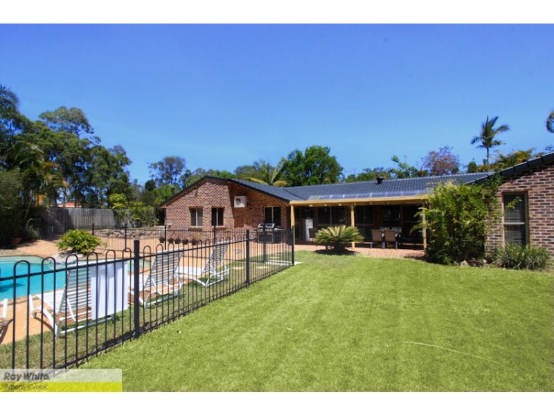 13 St Georges Ct, Albany Creek QLD 4035