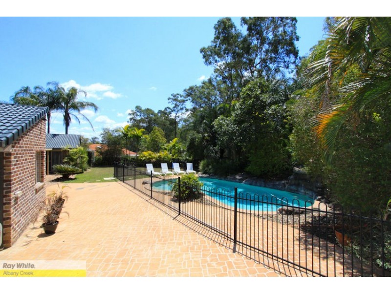 13 St Georges Ct, Albany Creek QLD 4035