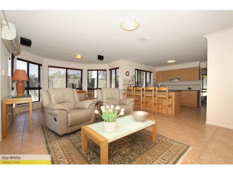 5 Snow Wood Dr, Eatons Hill QLD 4037