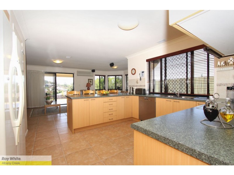 5 Snow Wood Dr, Eatons Hill QLD 4037