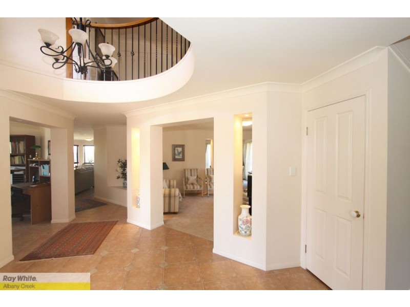 5 Snow Wood Dr, Eatons Hill QLD 4037