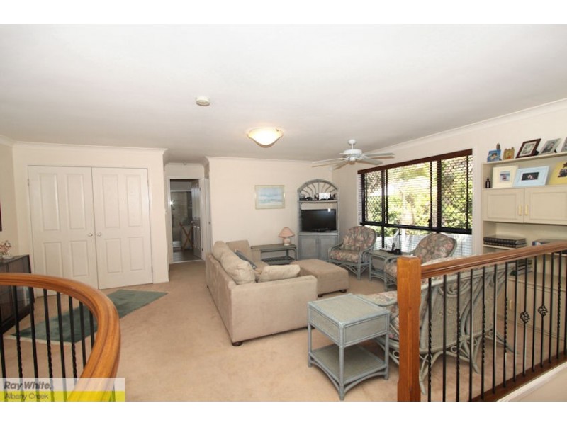 5 Snow Wood Dr, Eatons Hill QLD 4037