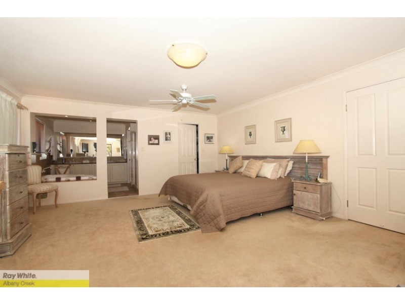 5 Snow Wood Dr, Eatons Hill QLD 4037