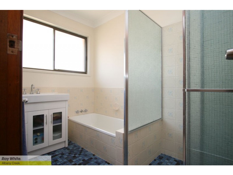 54 Minerva Ct, Eatons Hill QLD 4037