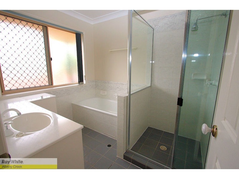 3 Sonya Court, Eatons Hill QLD 4037