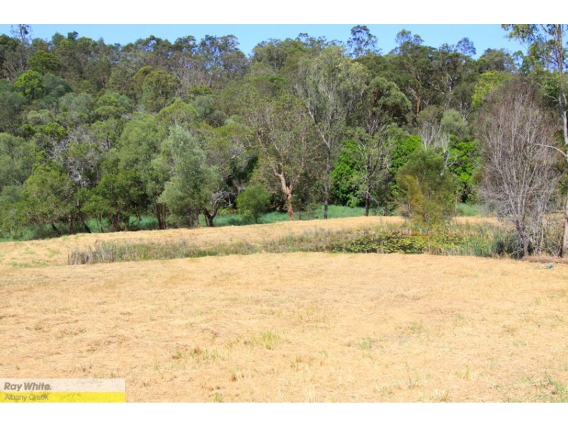 1 Armstrong Creek Rd, Armstrong Creek QLD 4520