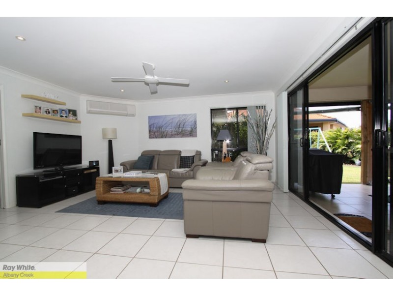 6 Triantha Ct, Albany Creek QLD 4035