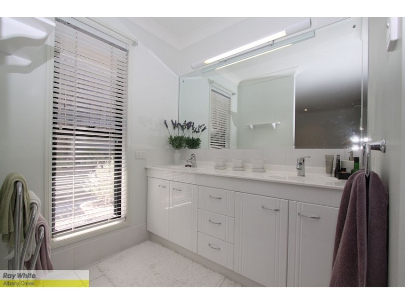 6 Triantha Ct, Albany Creek QLD 4035