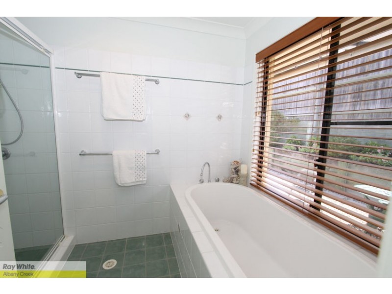 6 Triantha Ct, Albany Creek QLD 4035