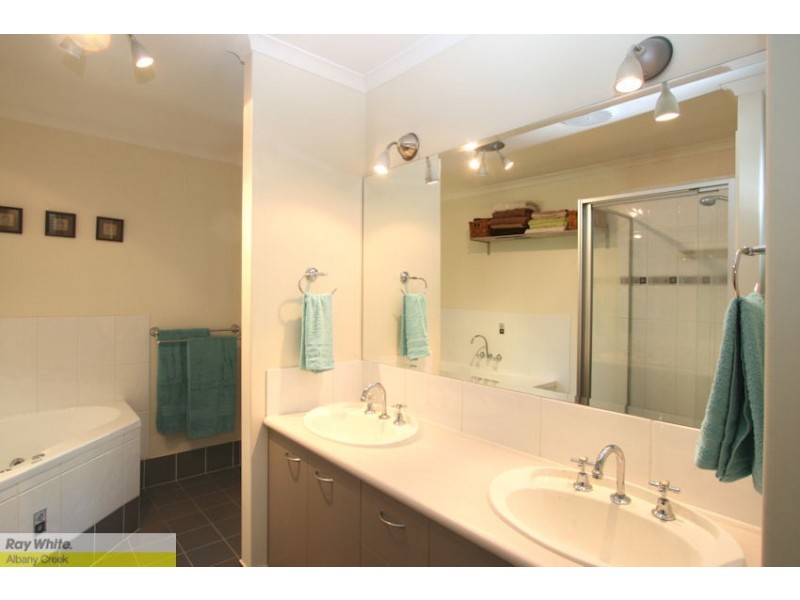 9 Starina Ct, Eatons Hill QLD 4037