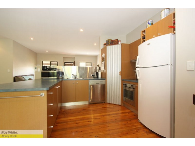 96 Saraband Dr, Eatons Hill QLD 4037