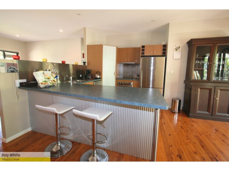 96 Saraband Dr, Eatons Hill QLD 4037