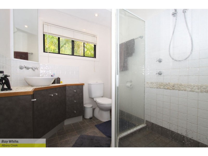 96 Saraband Dr, Eatons Hill QLD 4037