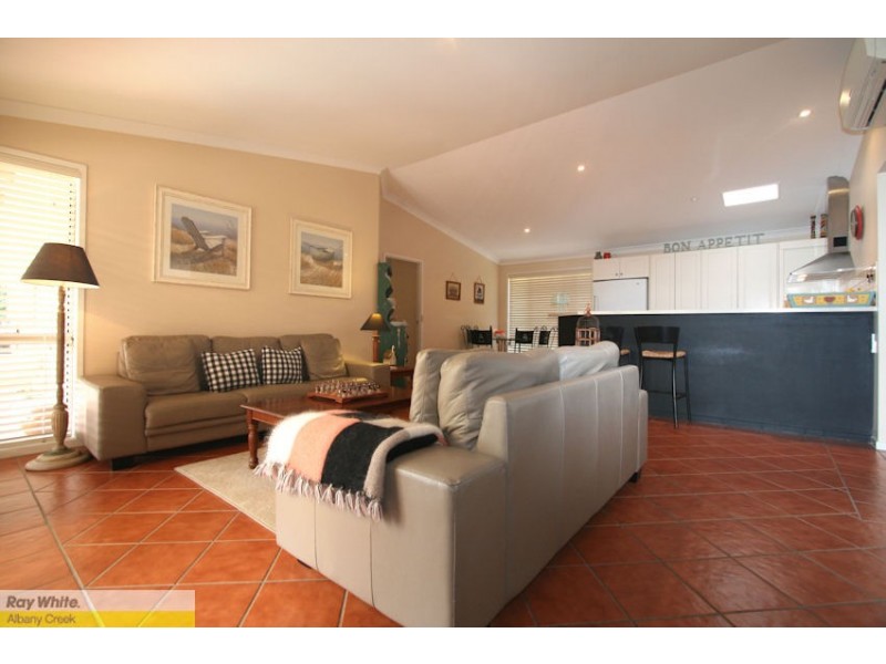 9 Dove Court, Albany Creek QLD 4035