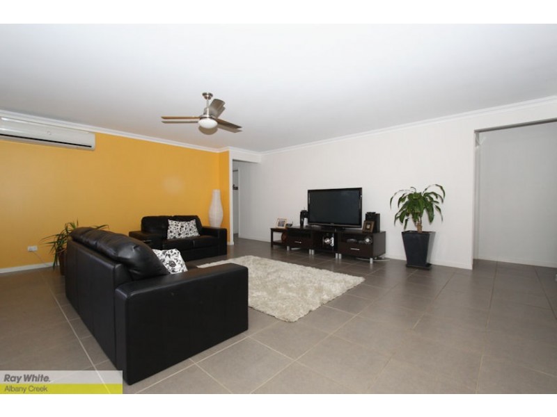 8 Tributary Court, Eatons Hill QLD 4037