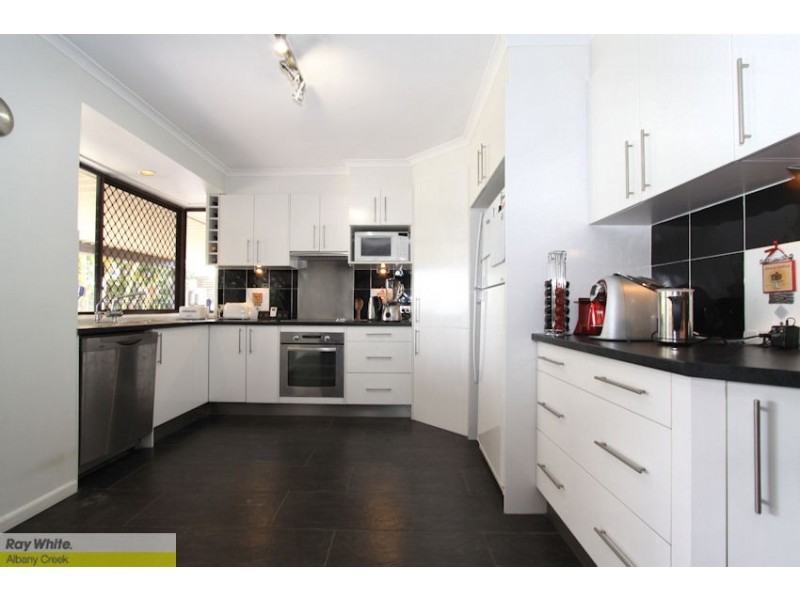 8 Gabrielle Ct, Albany Creek QLD 4035