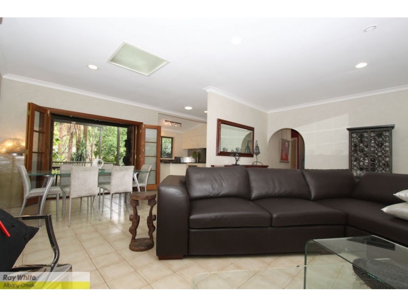 4 Jane Court, Cashmere QLD 4500