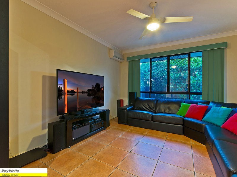 11 Toressian Pl, Cashmere QLD 4500