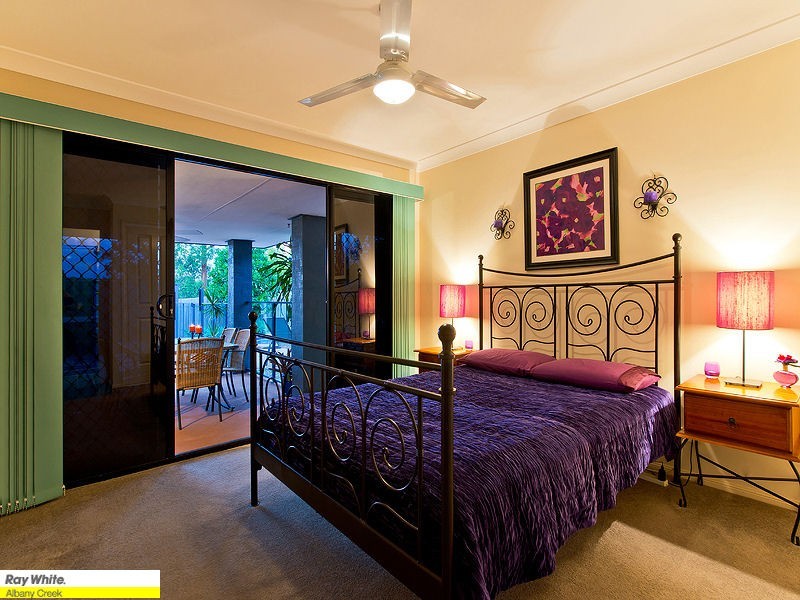 11 Toressian Pl, Cashmere QLD 4500