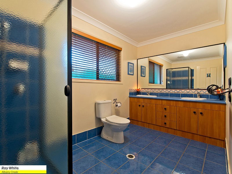 11 Toressian Pl, Cashmere QLD 4500