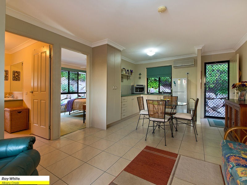 11 Toressian Pl, Cashmere QLD 4500