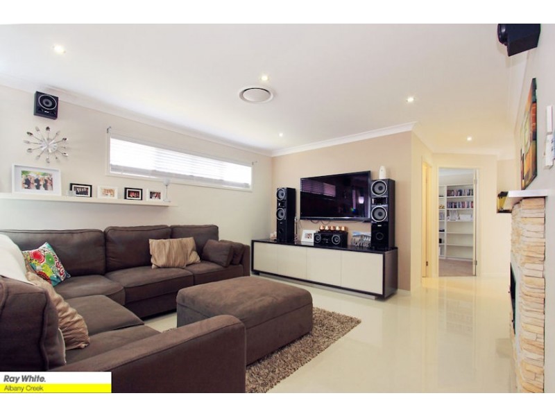 15 Schukow Ct, Warner QLD 4500