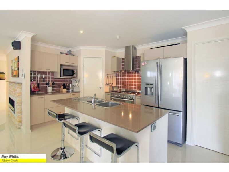 15 Schukow Ct, Warner QLD 4500