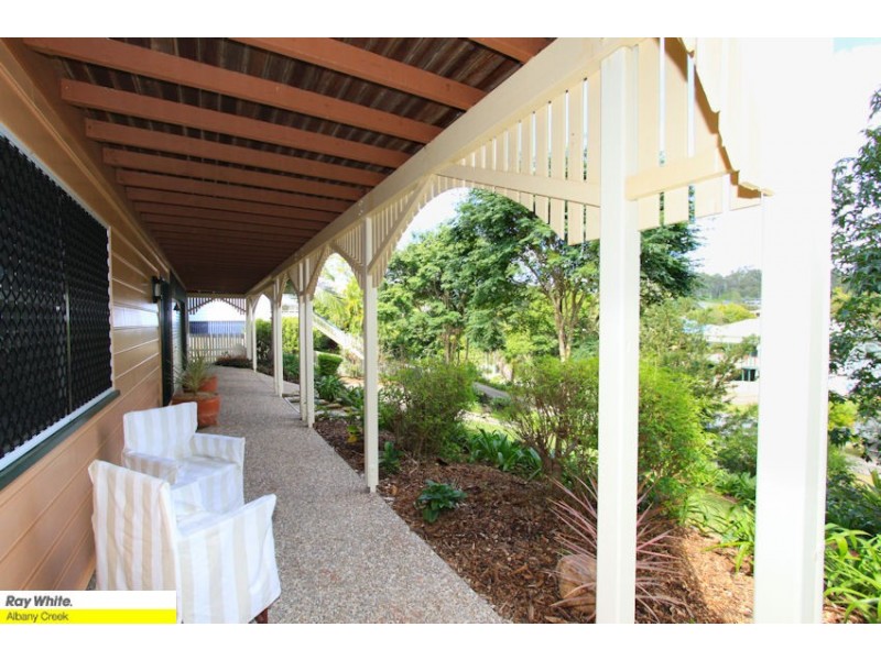 8 Silverwood Ct, Ferny Hills QLD 4055