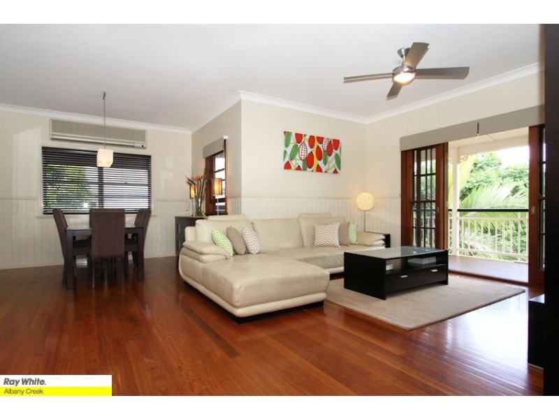 8 Silverwood Ct, Ferny Hills QLD 4055