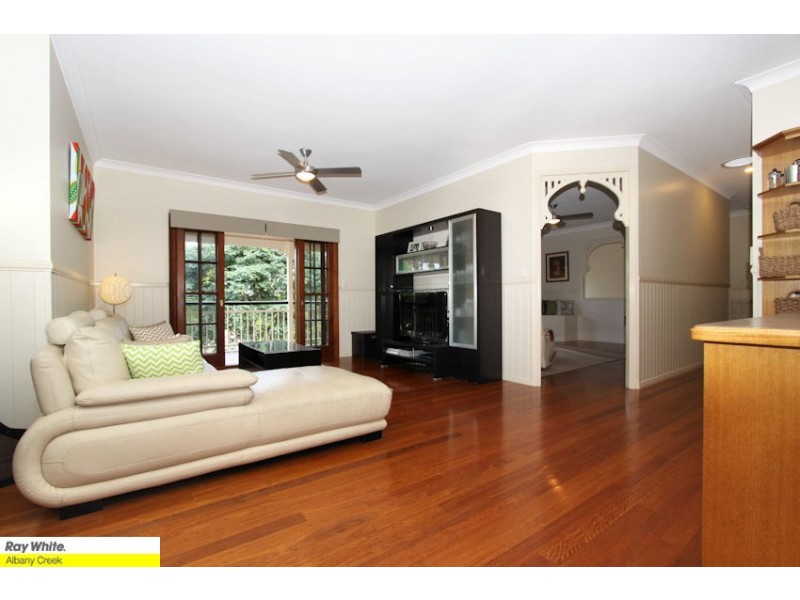 8 Silverwood Ct, Ferny Hills QLD 4055