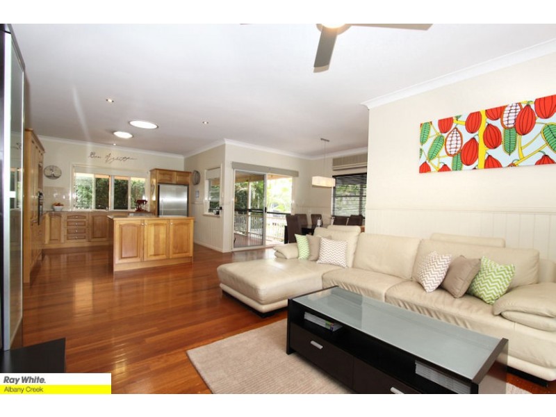 8 Silverwood Ct, Ferny Hills QLD 4055