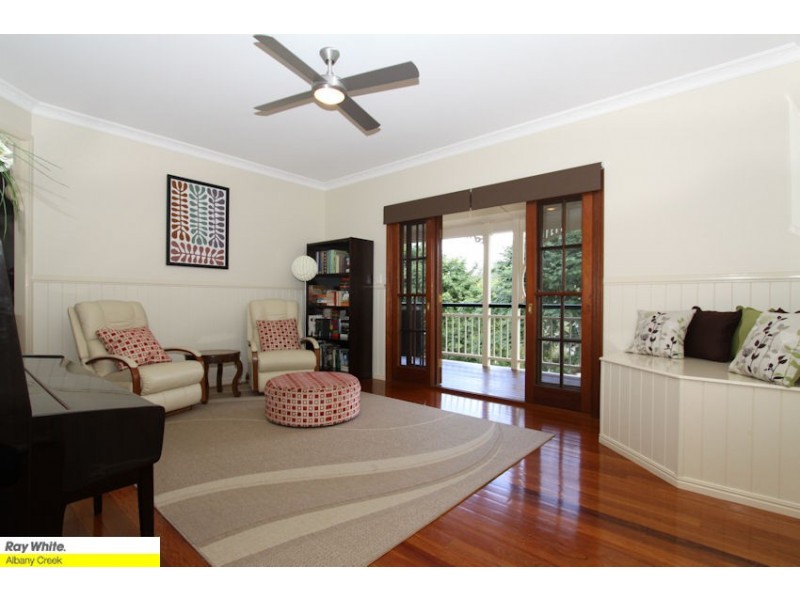 8 Silverwood Ct, Ferny Hills QLD 4055