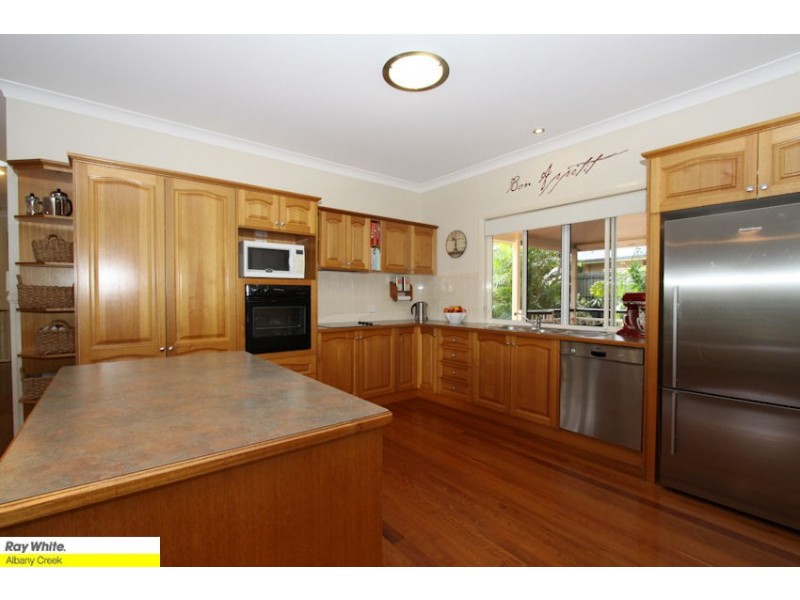 8 Silverwood Ct, Ferny Hills QLD 4055