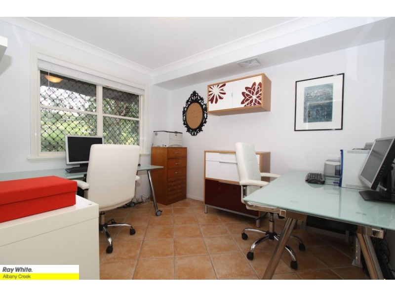 8 Silverwood Ct, Ferny Hills QLD 4055