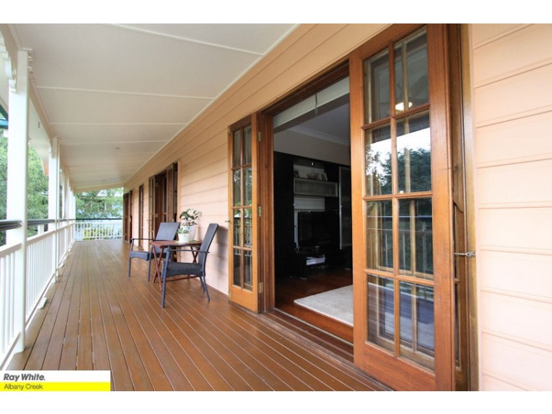 8 Silverwood Ct, Ferny Hills QLD 4055