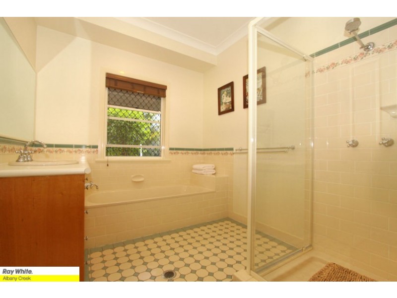 8 Silverwood Ct, Ferny Hills QLD 4055