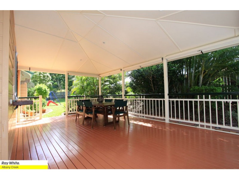 8 Silverwood Ct, Ferny Hills QLD 4055