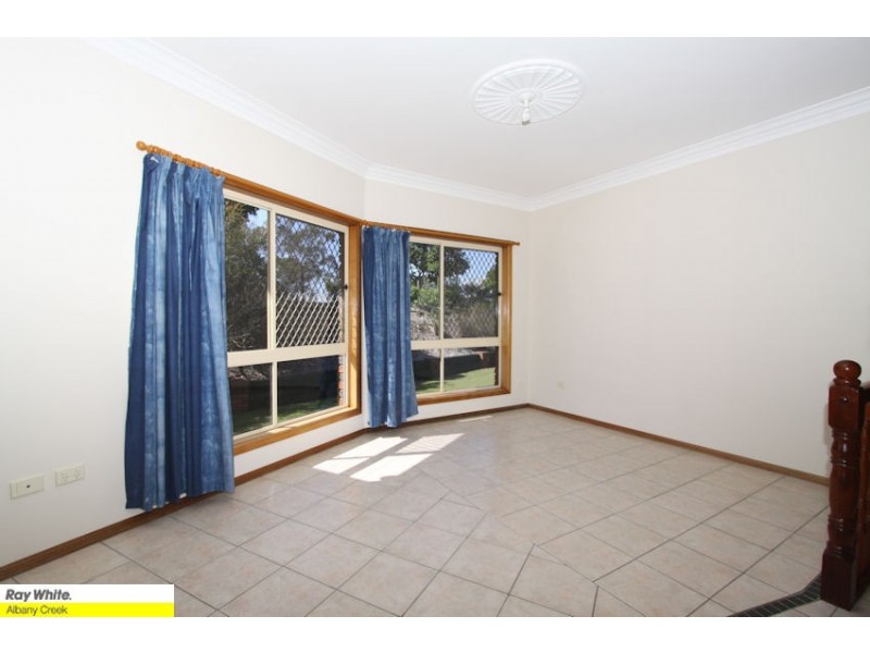 60 Drapers Rd, Eatons Hill QLD 4037