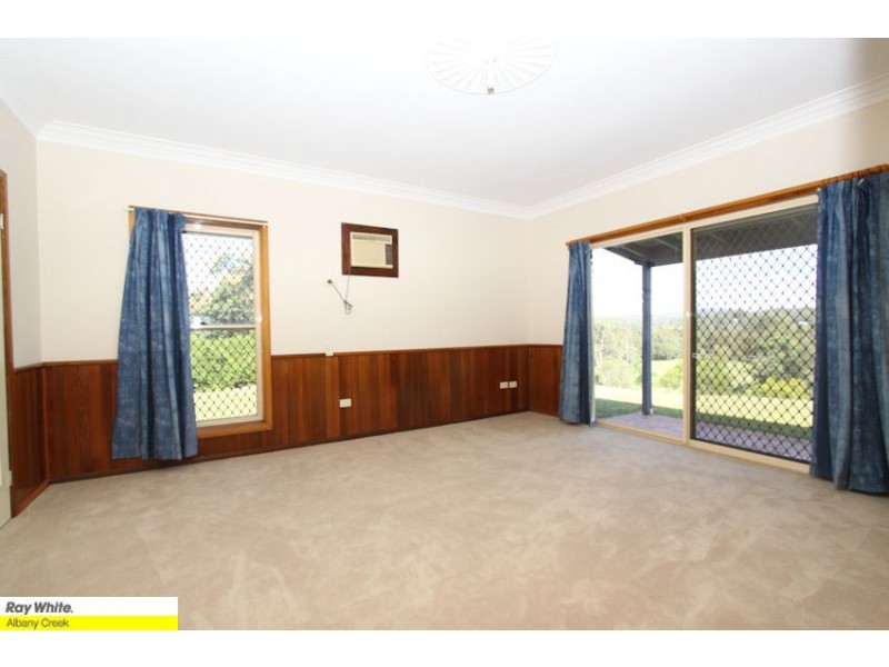 60 Drapers Rd, Eatons Hill QLD 4037