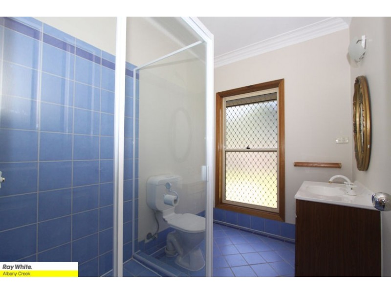 60 Drapers Rd, Eatons Hill QLD 4037