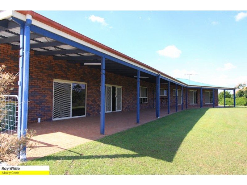 60 Drapers Rd, Eatons Hill QLD 4037