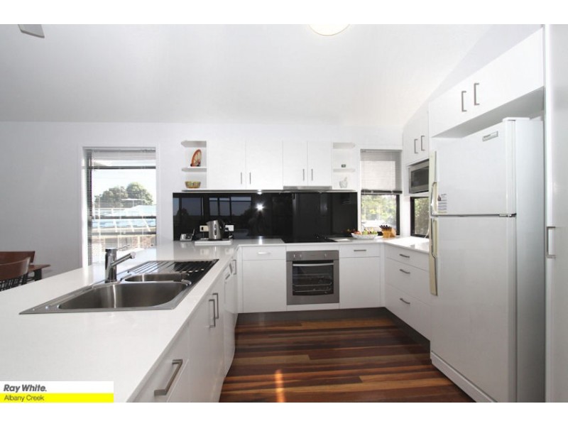 15 Bettina Ct, Eatons Hill QLD 4037