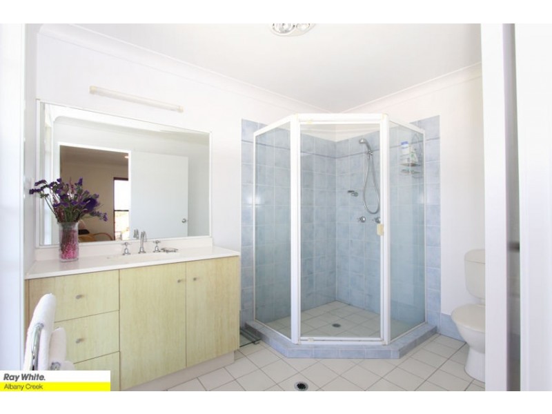 15 Bettina Ct, Eatons Hill QLD 4037