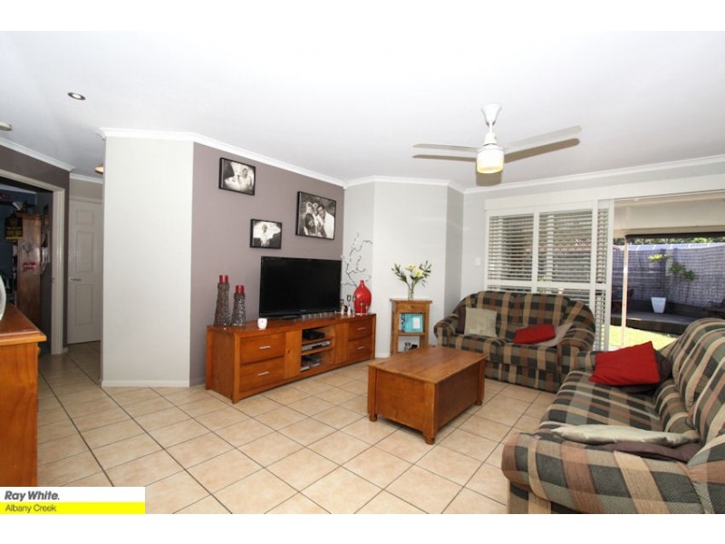 4 Duet Ct, Eatons Hill QLD 4037