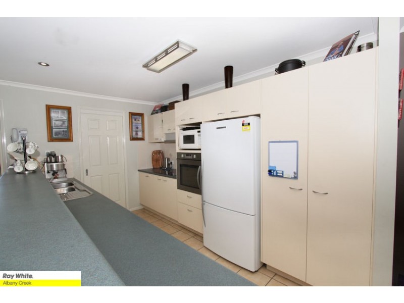 4 Duet Ct, Eatons Hill QLD 4037